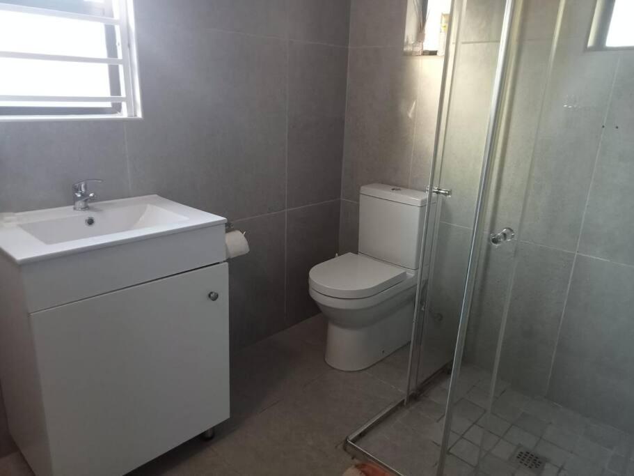 Two Bedroom Flatlet In Panorama Apartment Kapstadt