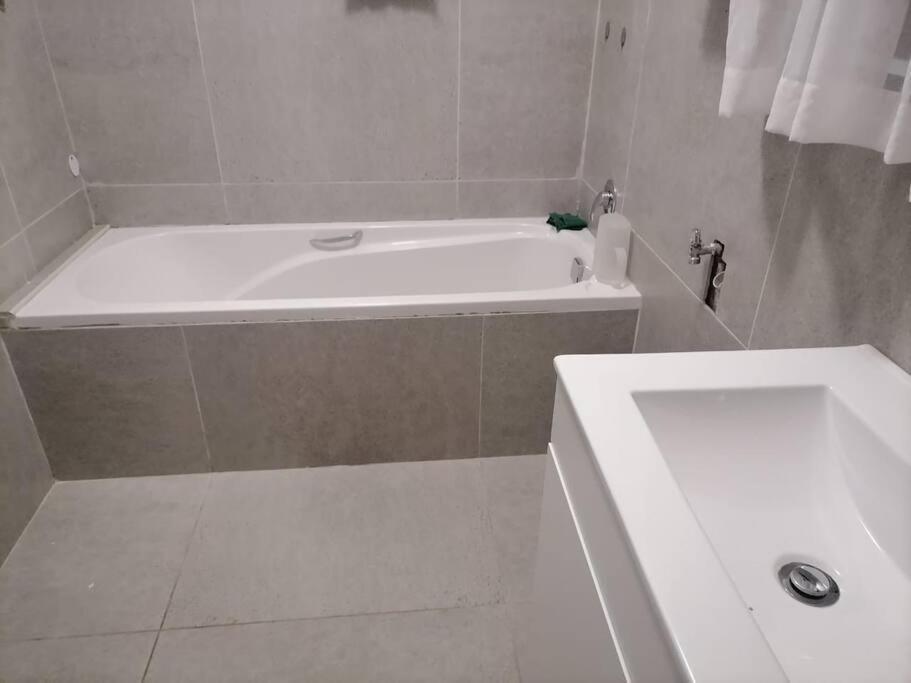 Apartment Two Bedroom Flatlet In Panorama Kapstadt